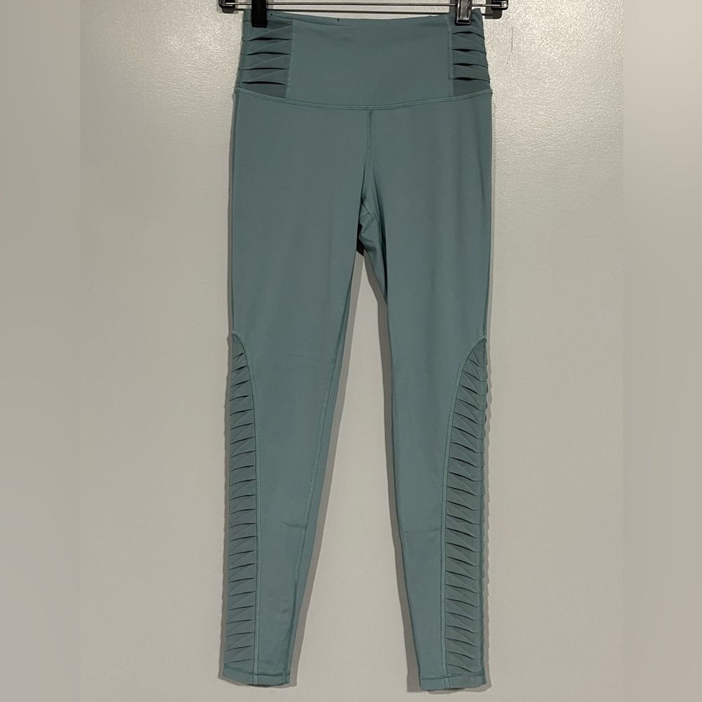 Cyan Victorias Secret Sport leggings